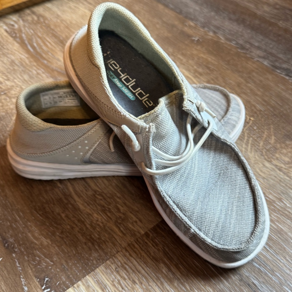 Sz 7 Hey Dude Dry Step Mesh shoes